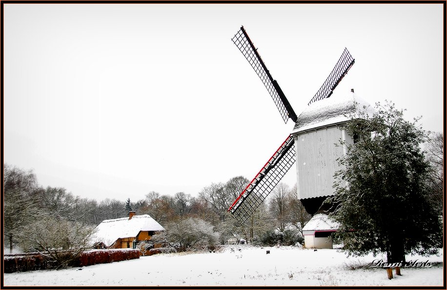 photo "it's so quiet here" tags: architecture, landscape, winter