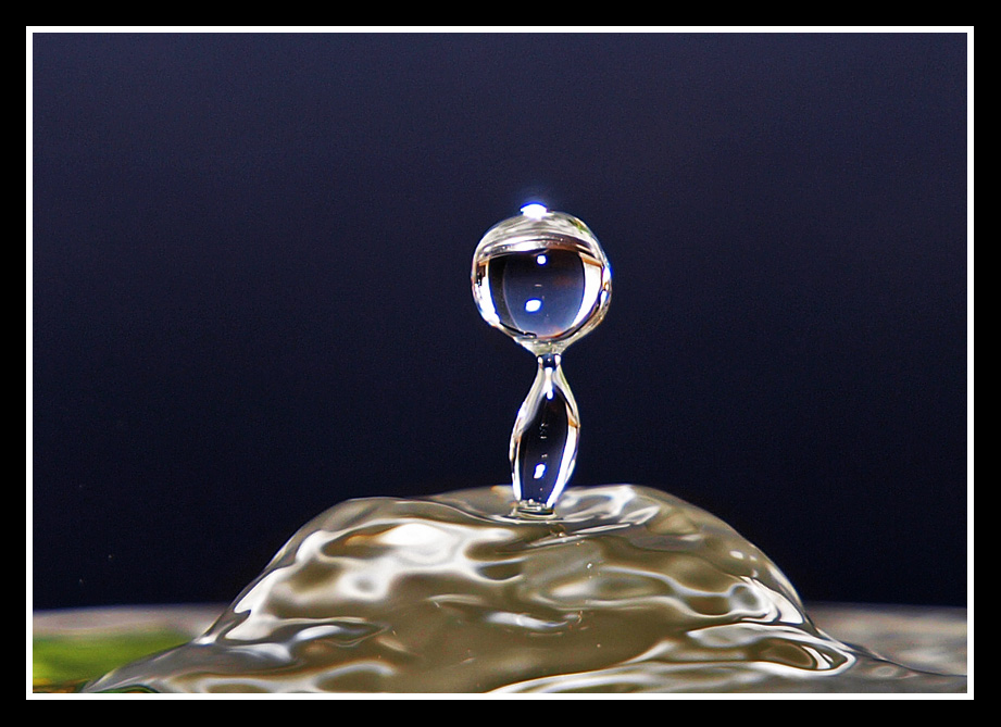 photo "Water Glass Sculpture" tags: macro and close-up, abstract, 