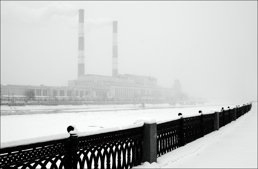 фото "Заснеженный город" метки: город, черно-белые, 