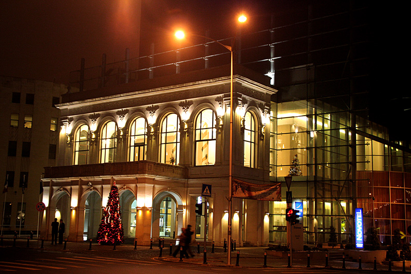 фото "Night of December" метки: архитектура, пейзаж, building, night, Бухарест