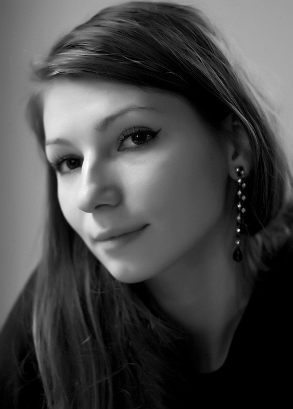 photo "asking" tags: portrait, woman