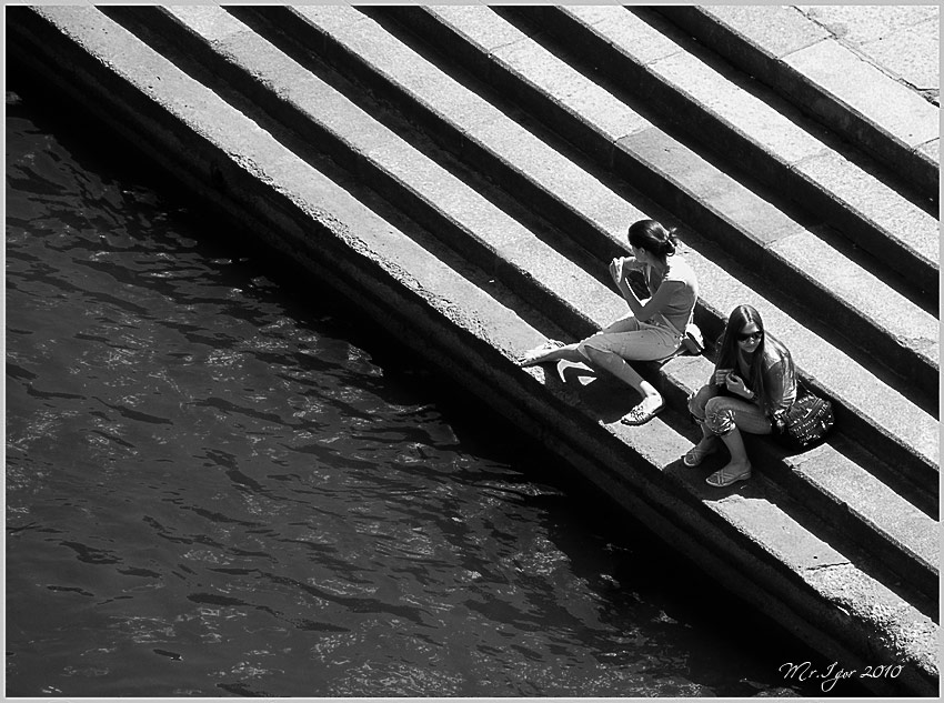 photo "Boredom on the Diagonal" tags: genre, black&white, 