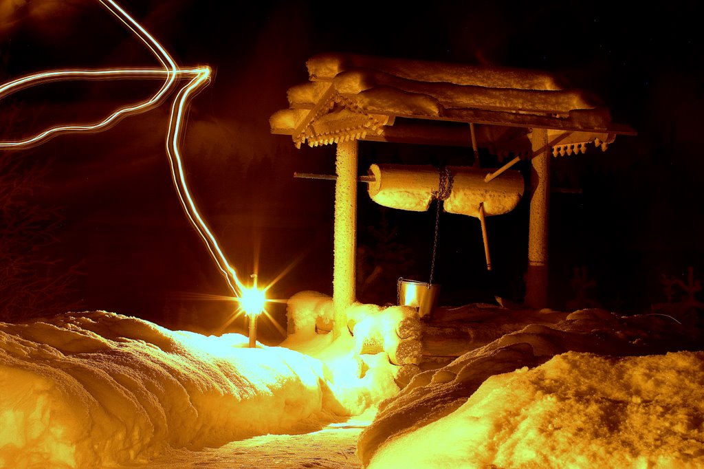 фото "летающий фонарь и заснеженный колодец" метки: пейзаж, абстракция, зима