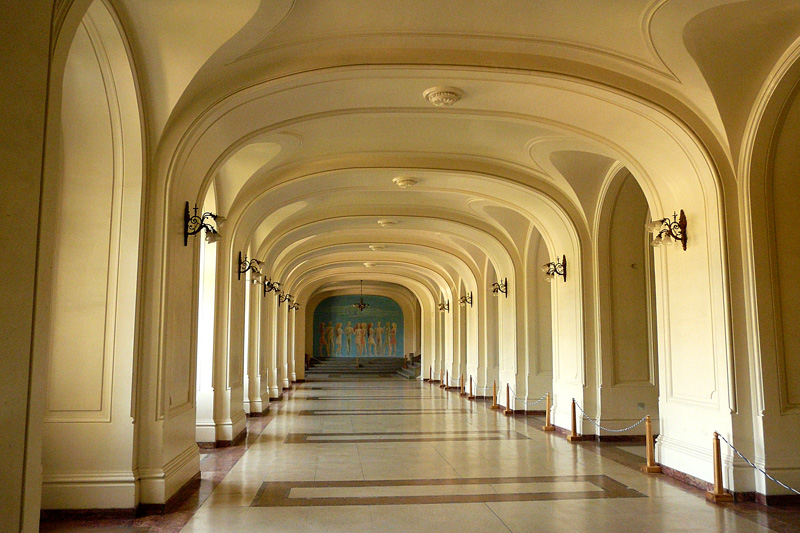 photo "Foyer steps lost" tags: architecture, interior, landscape, 