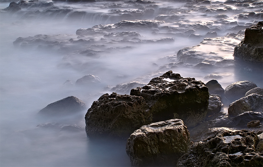 photo "rocky smothness" tags: landscape, water