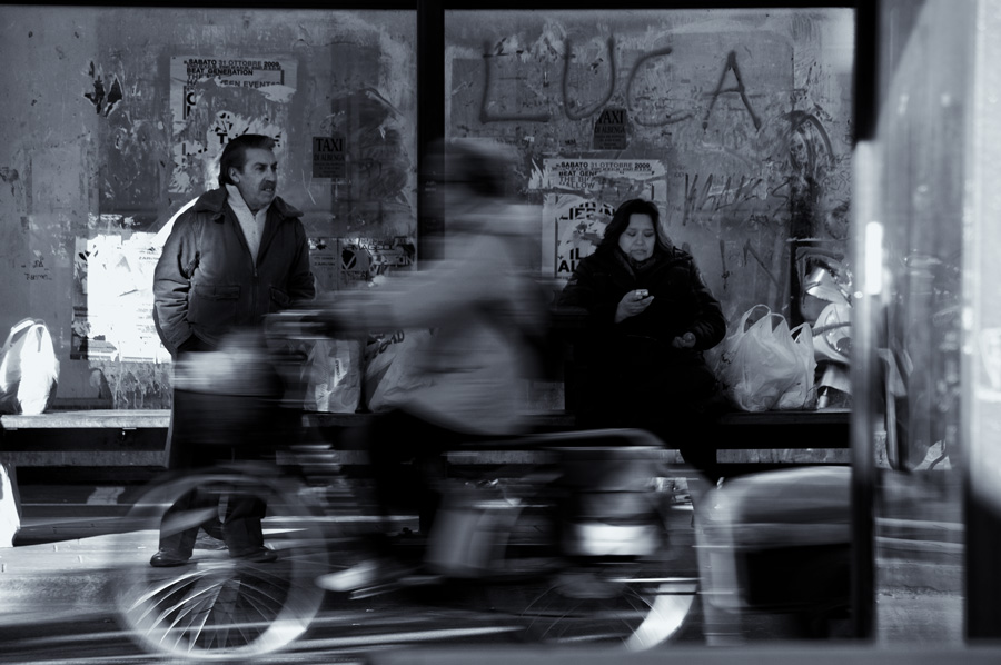 photo "two peoples and a shadow" tags: black&white, 