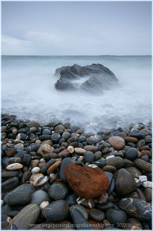 photo "Sea, rocks and rain" tags: landscape, water