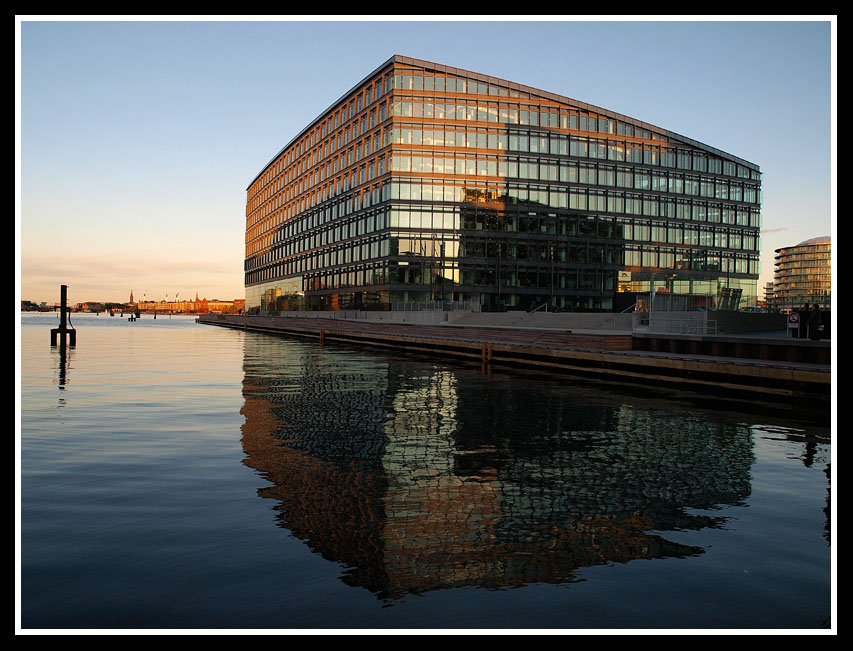 photo "Copenhagen Harbour" tags: architecture, landscape, water