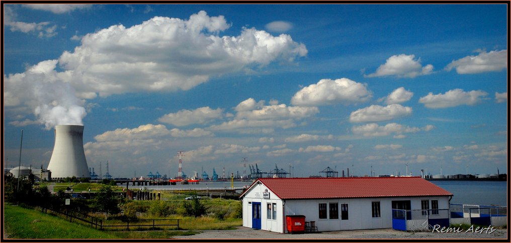 photo "NPP" tags: landscape, architecture, clouds