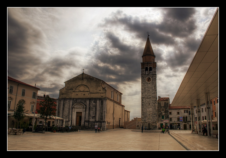 photo "Old Square" tags: architecture, travel, landscape, Europe