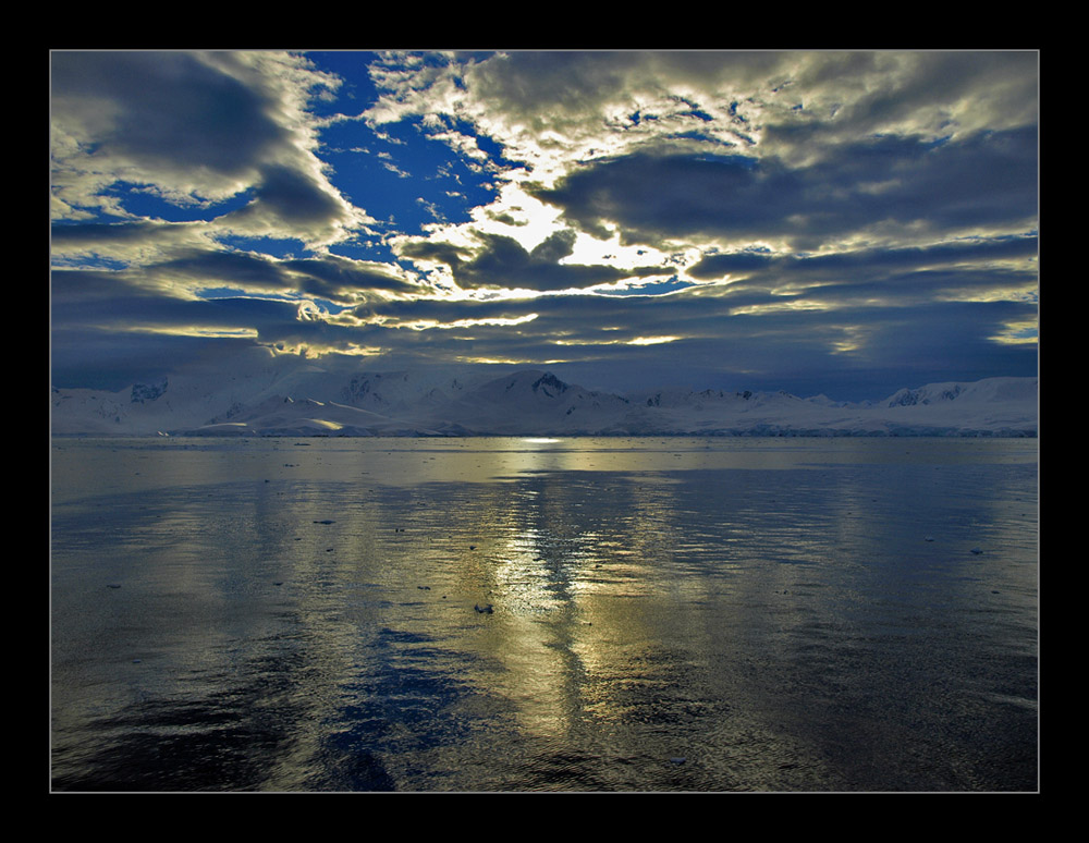 photo "Antarctica" tags: landscape, mountains, water
