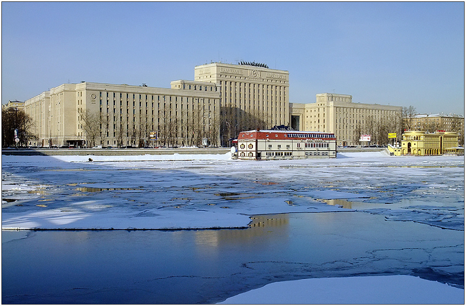 photo "Soon an ice drift" tags: architecture, landscape, water