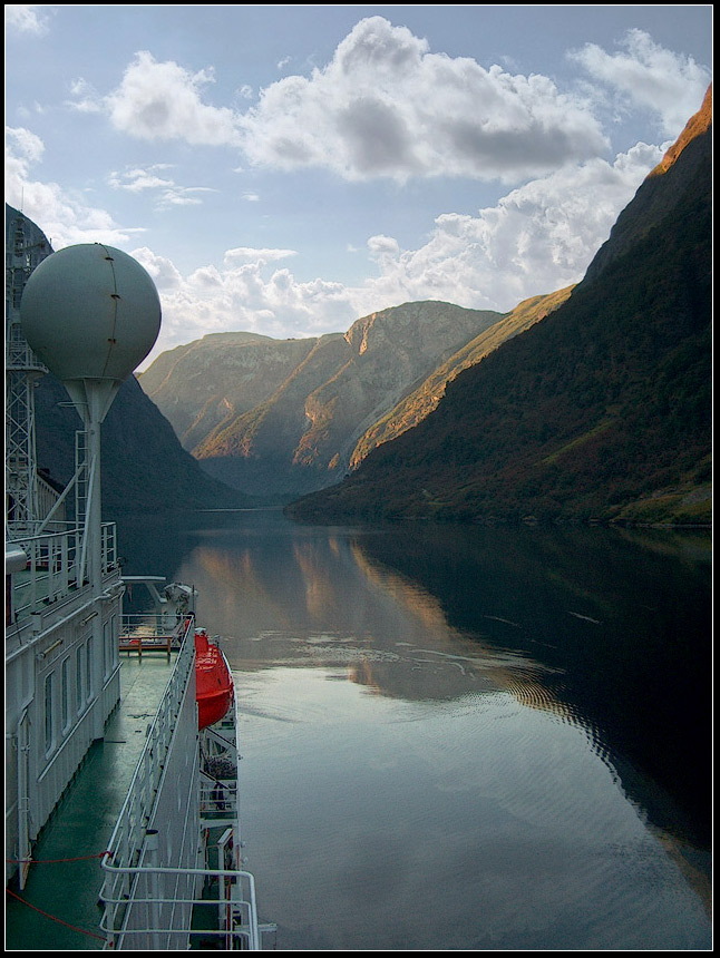 photo "Sailing on the fjord" tags: landscape, travel, Europe, water