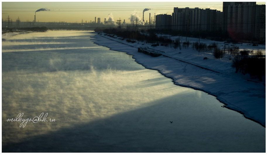 photo "river in shadow" tags: landscape, city, water