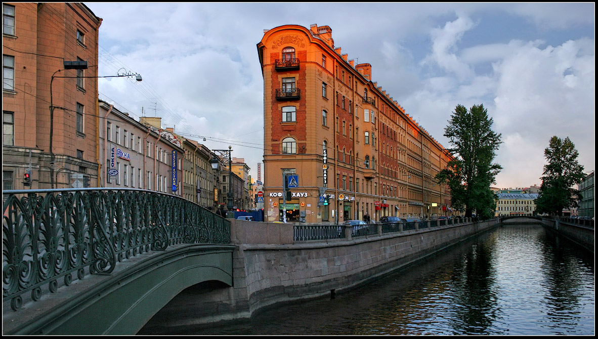 photo "House-ship" tags: architecture, city, landscape, 