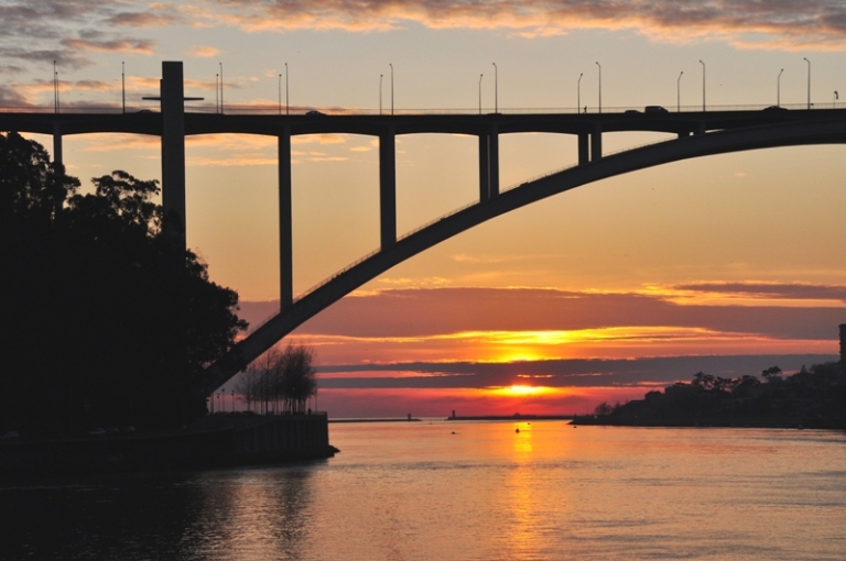 photo "OPORTO SUNSET" tags: landscape, travel, Europe, sunset