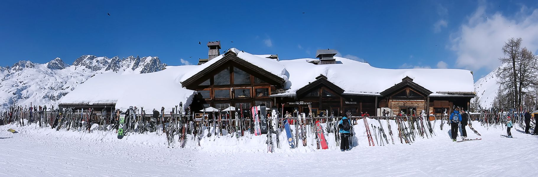 photo "Time for lunch. Ski parking. Shamonix" tags: landscape, Europe, mountains, rocks, snow, winter, лыжи