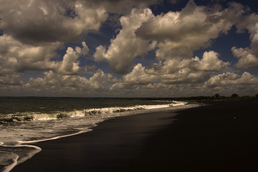 photo "Bali beach (Indonesia)" tags: landscape, water