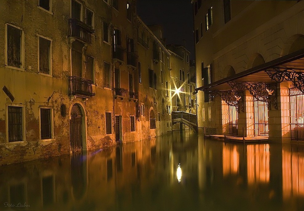фото "Ночь в Венеции" метки: пейзаж, Венеция, Европа, Италия, дома, канал, ночь
