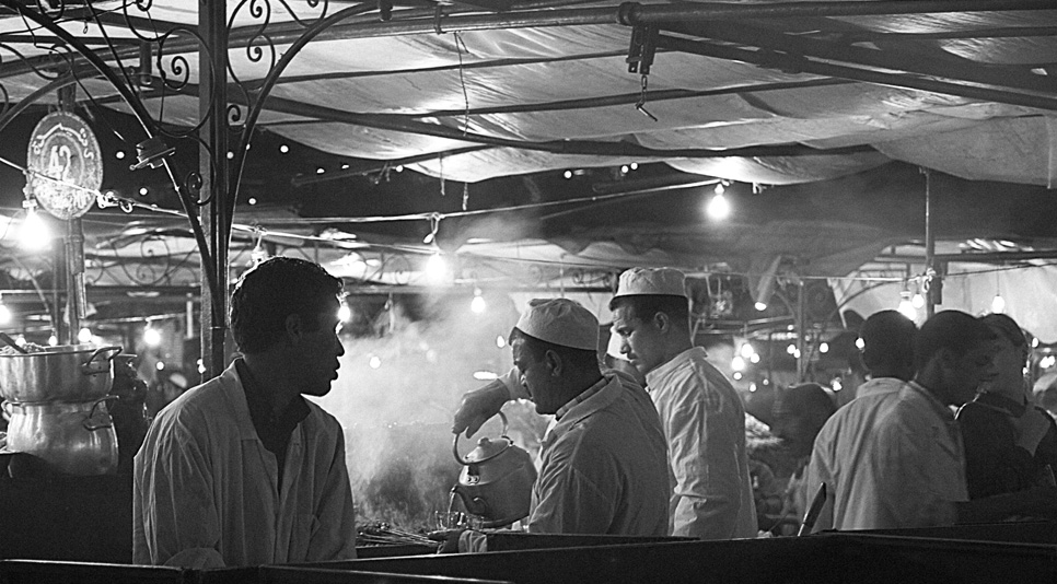 фото "Food stall, Marrakech" метки: черно-белые, путешествия, Африка