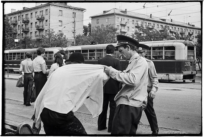 photo "Disturber Arresting (Арест Нарушителя, 1983)" tags: genre, black&white, 