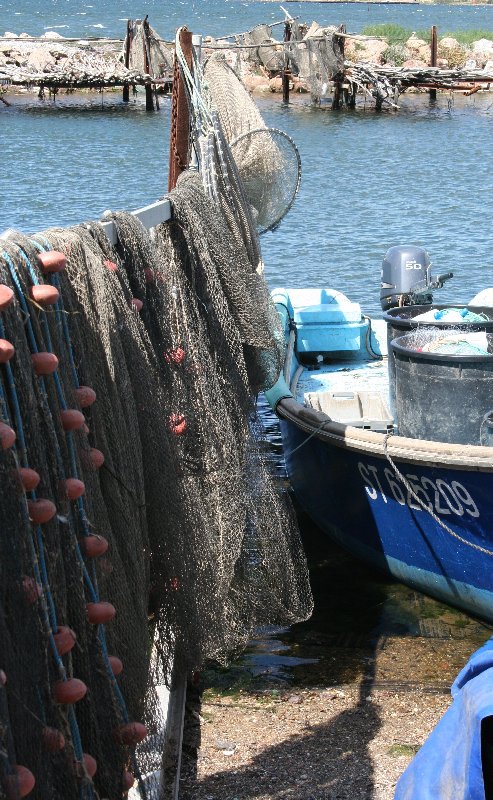 photo "fishermen's tools" tags: landscape, water