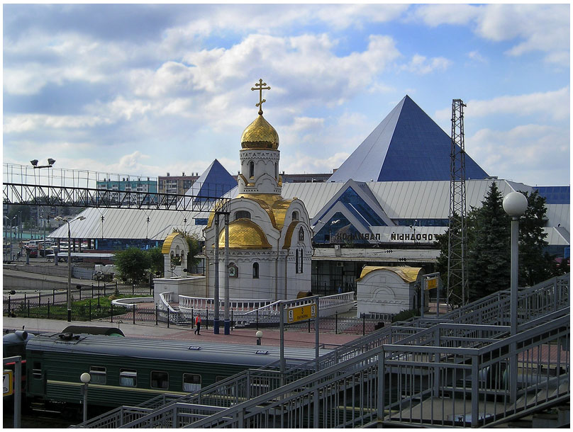 фото "Луковка и пирамиды" метки: архитектура, пейзаж, 