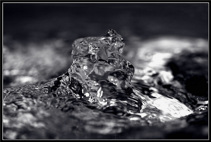 photo "Molten" tags: abstract, black&white, 
