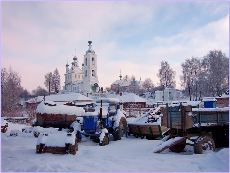 photo "Orthodox architecture and Soviet technology." tags: architecture, landscape, winter