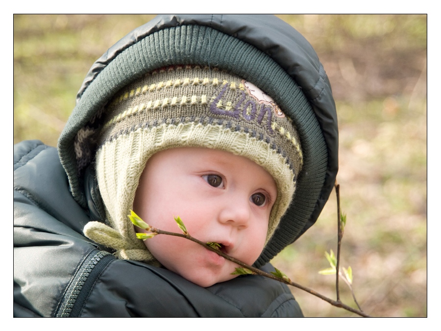 photo "Первый выезд Егорки в лес" tags: portrait, children