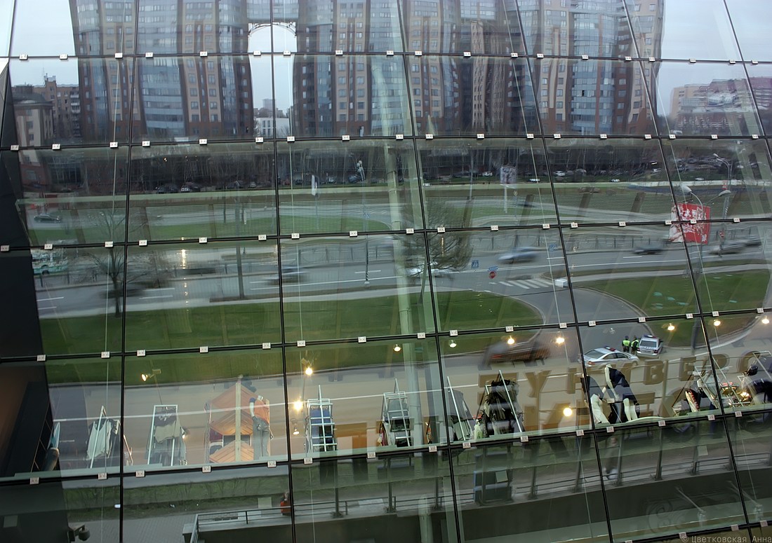 photo "***" tags: city, Moscow, building, reflections