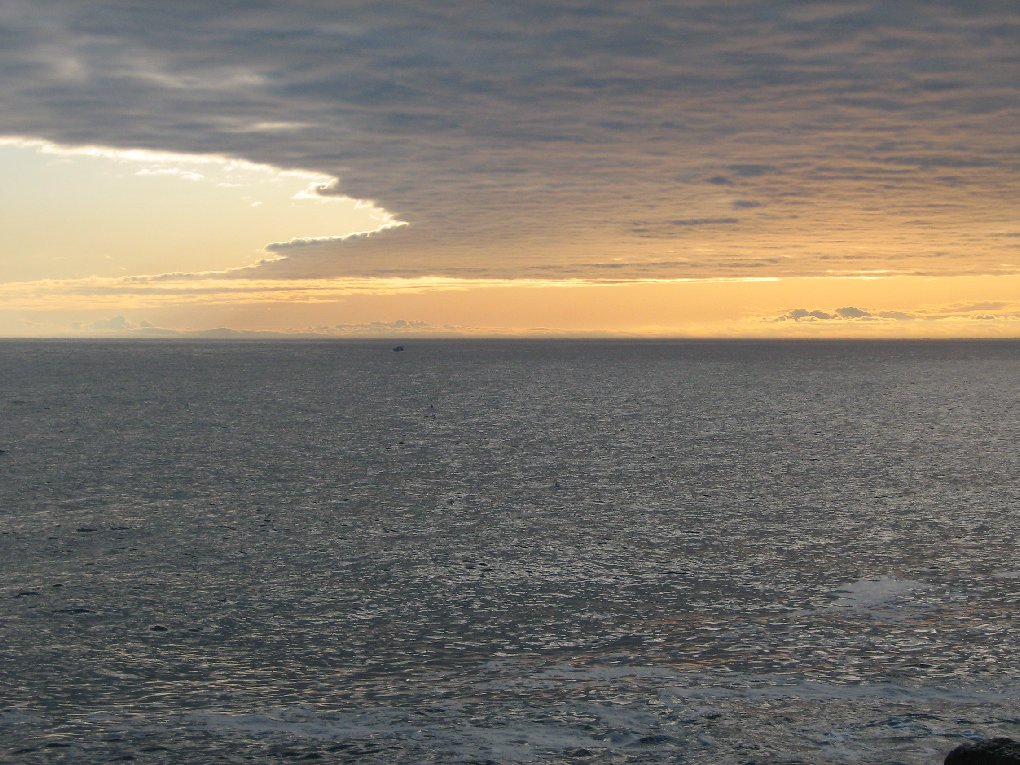 photo "a moment of calm beside the sea" tags: landscape, water