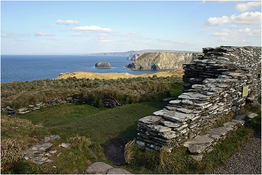 photo "Walk on Tintagel" tags: architecture, travel, landscape, 