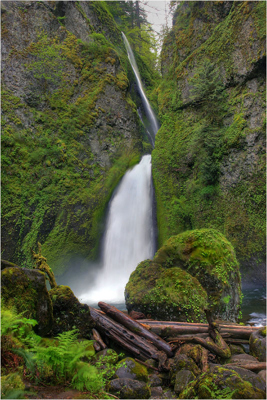 photo "Two green rocks" tags: landscape, forest, water