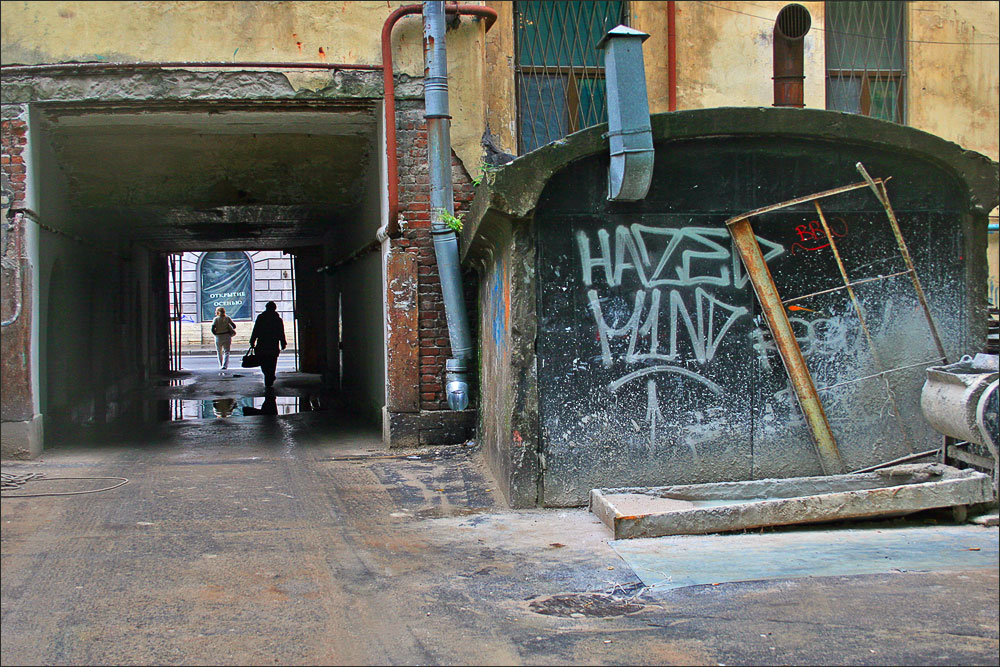 photo "courtyards" tags: architecture, city, landscape, 