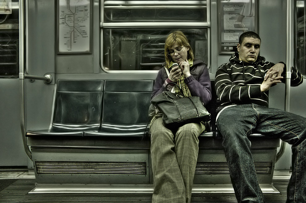 фото "А у нас в метро читают..." метки: , 