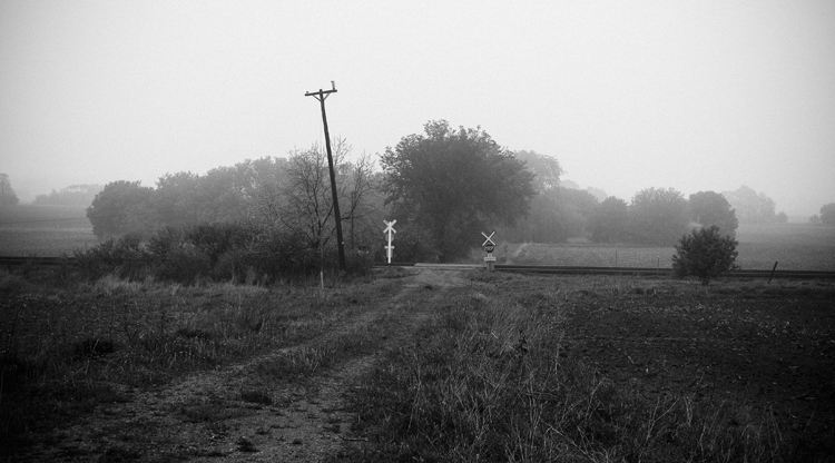 photo "The Crossing" tags: landscape, black&white, 