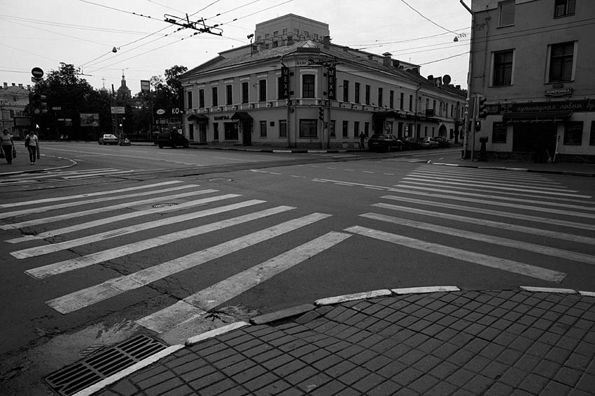 photo "Crossroads" tags: black&white, city, 