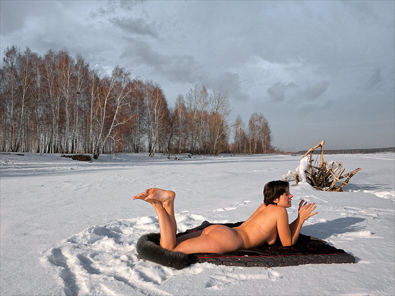 photo "Island Tan-Wang. Winter Over-Ice Nudism" tags: nude, landscape, winter