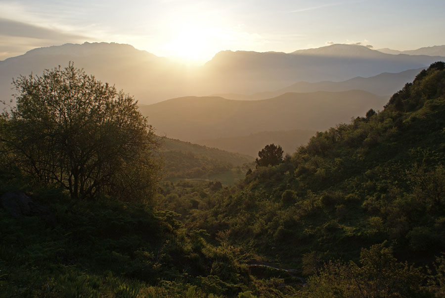 photo "Mountains Sunrise" tags: landscape, mountains, sunset