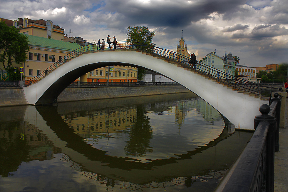 photo "The bridge and the sky." tags: city, 