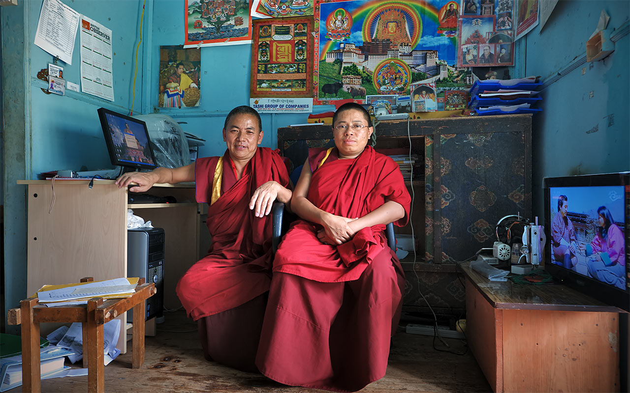 photo "Monastery body" tags: portrait, travel, Asia