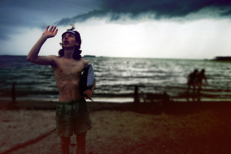 photo "Here comes thunderstorm" tags: portrait, landscape, man, water