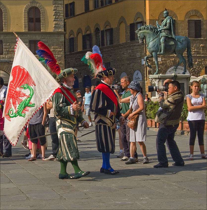 photo "Florentines." tags: reporting, travel, Europe