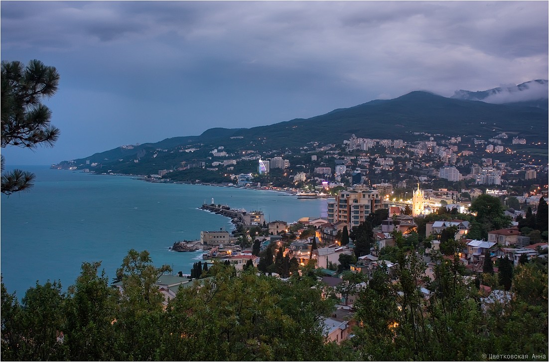 photo "***" tags: city, landscape, Crimea, building, night, sea, water, Ялта