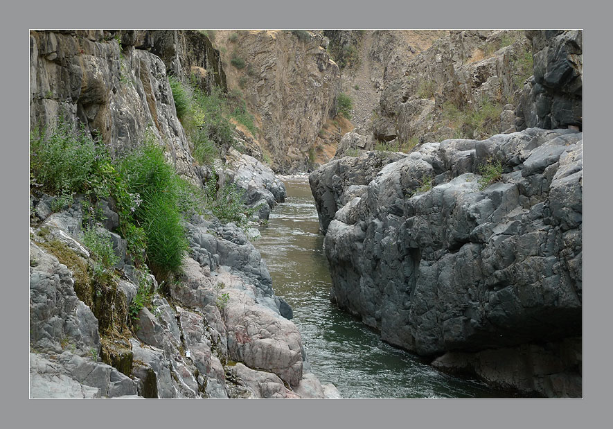 photo "Where water stone sharpening" tags: , 