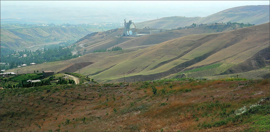 photo "high_technology" tags: landscape, technics, mountains