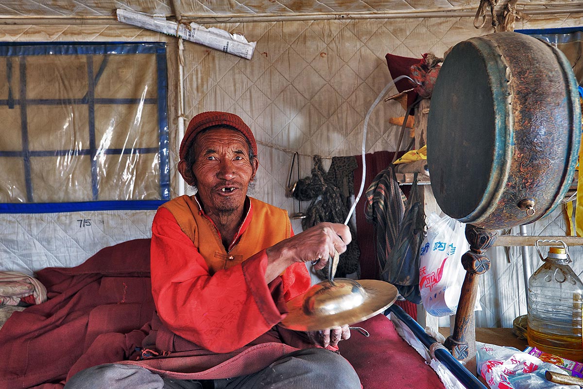 photo "In a camp-temple" tags: genre, travel, Asia