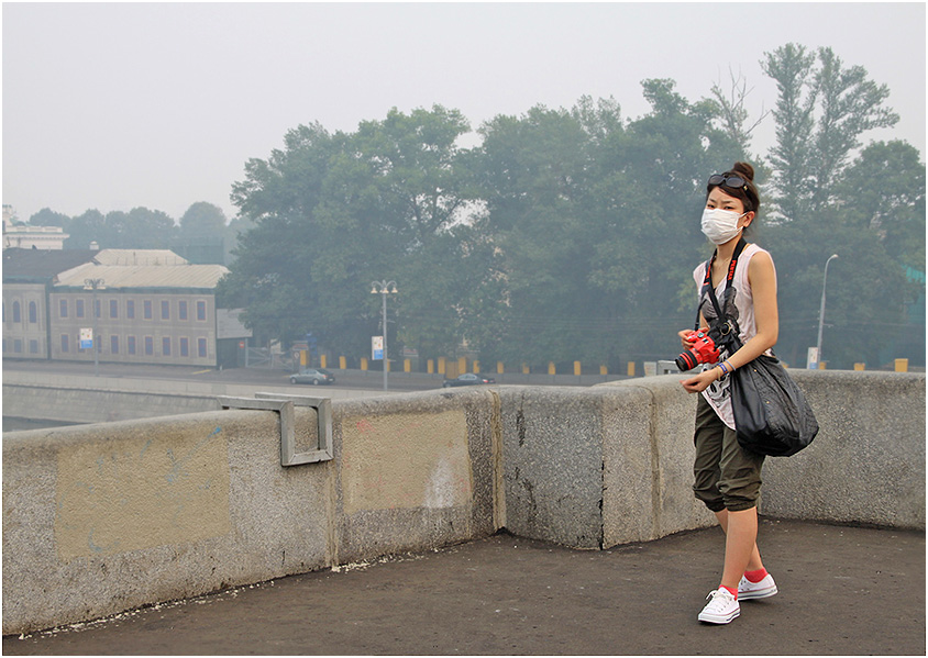 photo "The guest of Moscow. From a series "Heavy summer 2010"." tags: portrait, reporting, woman