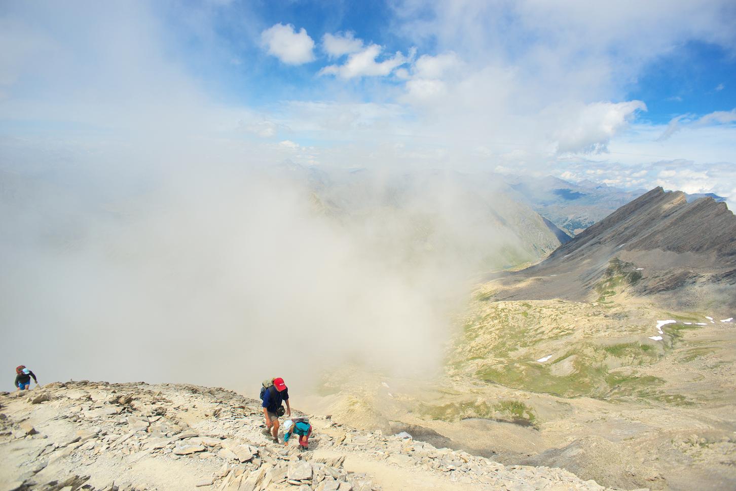 photo "3200 mt. high, and so little the child...." tags: landscape, mountains